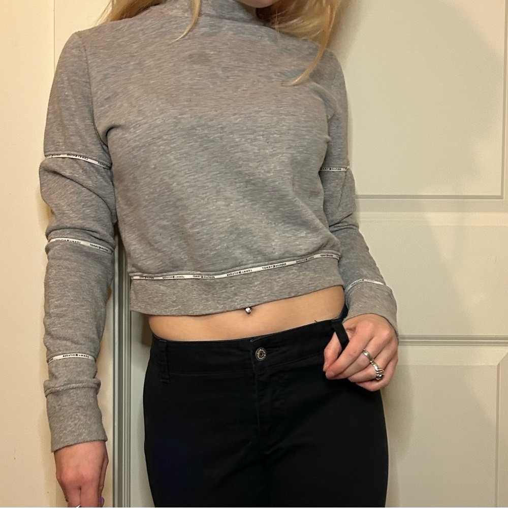 TOMMY HILFIGER MOCK NECK